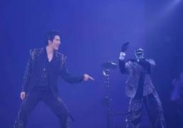 世界杯竞彩-宇樹(shù)科技人(rén)形机器人(rén)给王力宏(hóng)伴舞，并完成(chéng)高难度(dù)“韦伯斯特”空繙(fān)